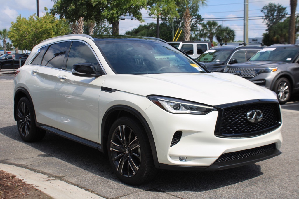 2022 Infiniti QX50 Luxe AWD photo 3