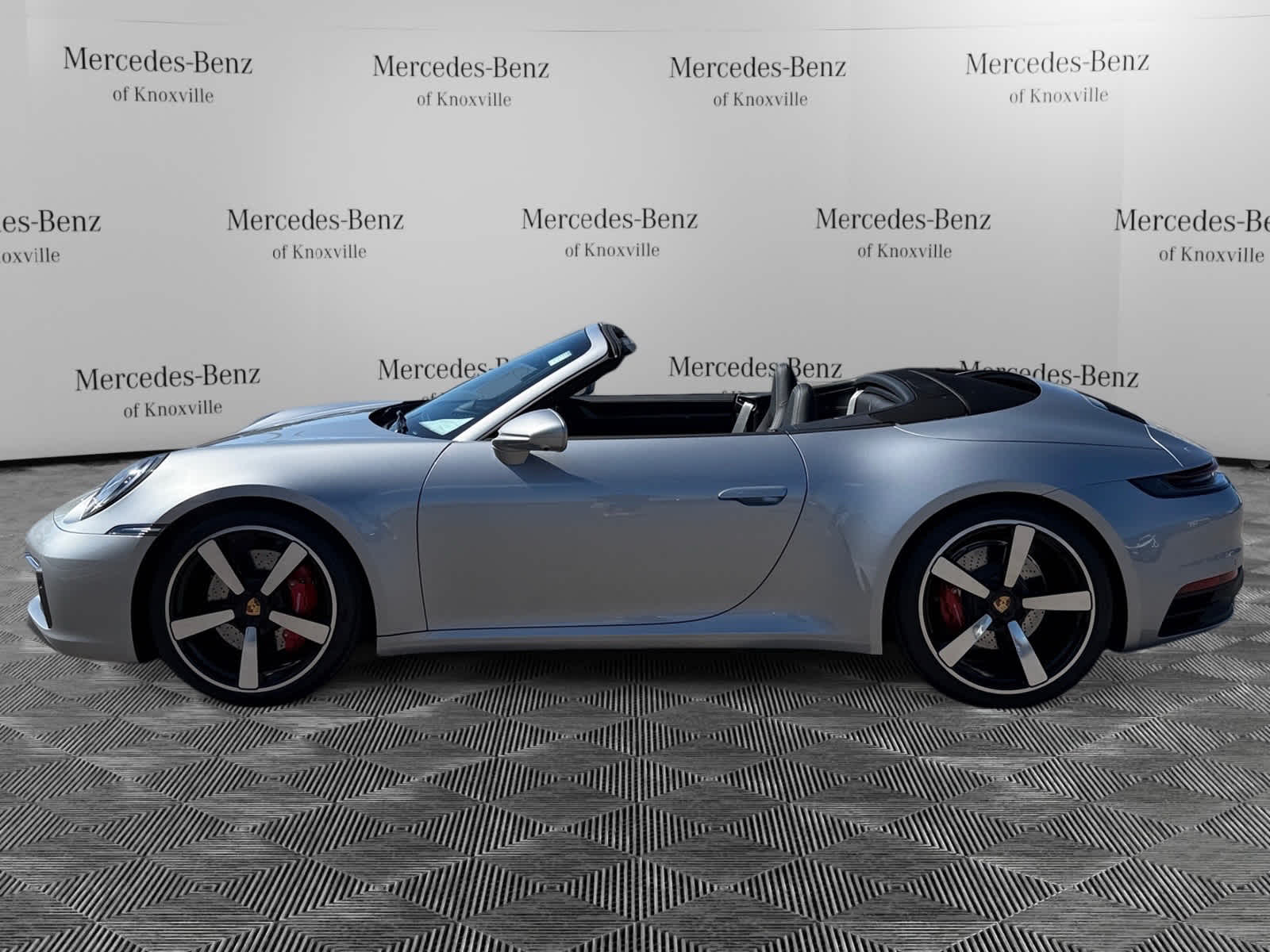 2024 Porsche 911 S photo 2