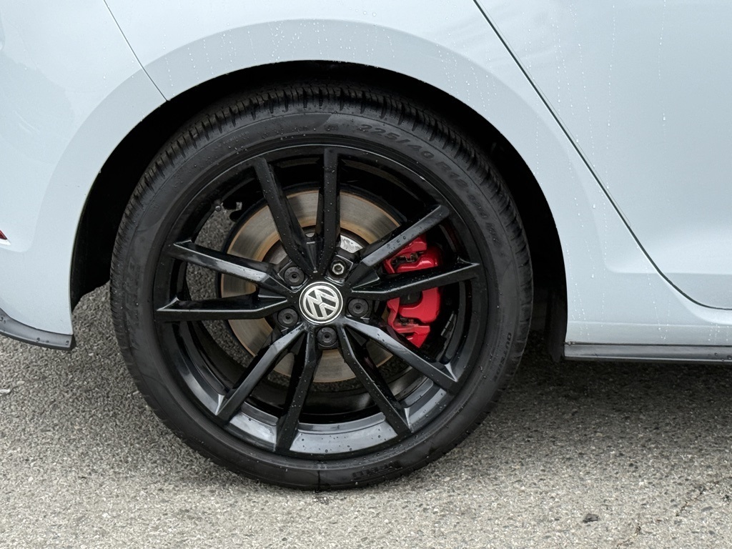 2021 Volkswagen Golf GTI SE photo 9