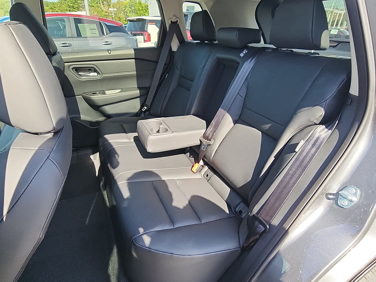 2026 Nissan Rogue SV photo 6