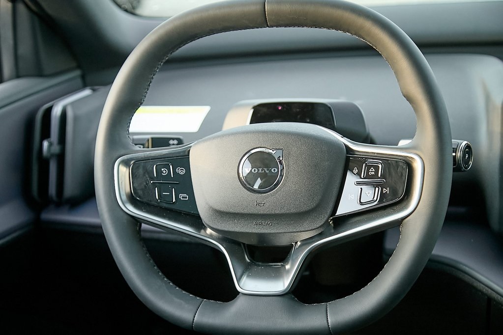 2026 VOLVO EX30 - Image 22