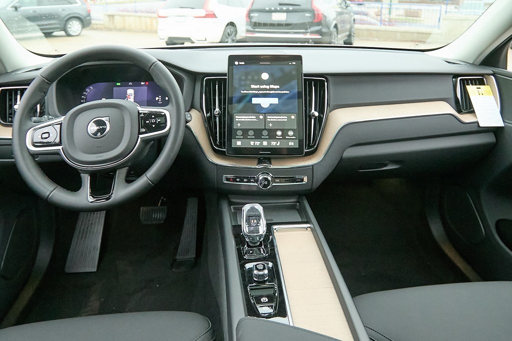 2026 VOLVO XC60 - Image 20