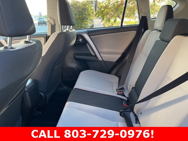 2016 Toyota RAV4 XLE photo 13