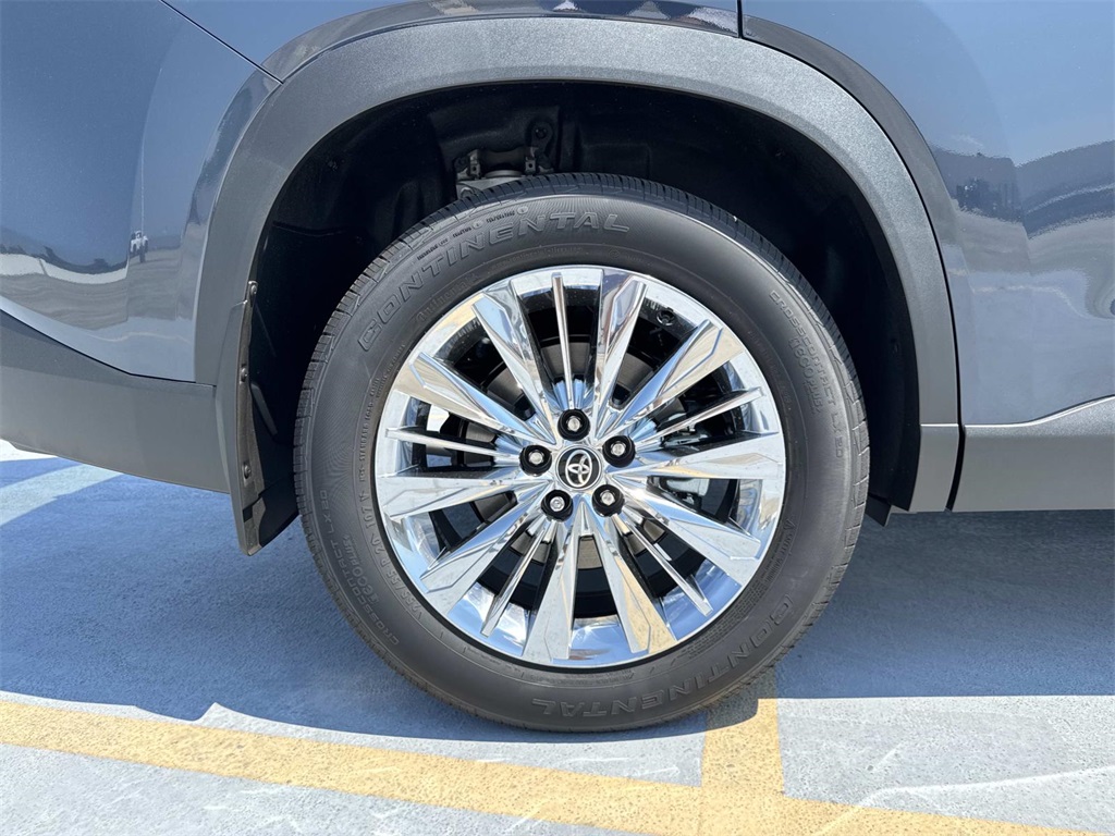 2025 Toyota Grand Highlander Limited photo 4