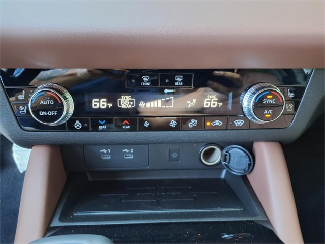 2025 Mitsubishi Outlander SEL photo 9