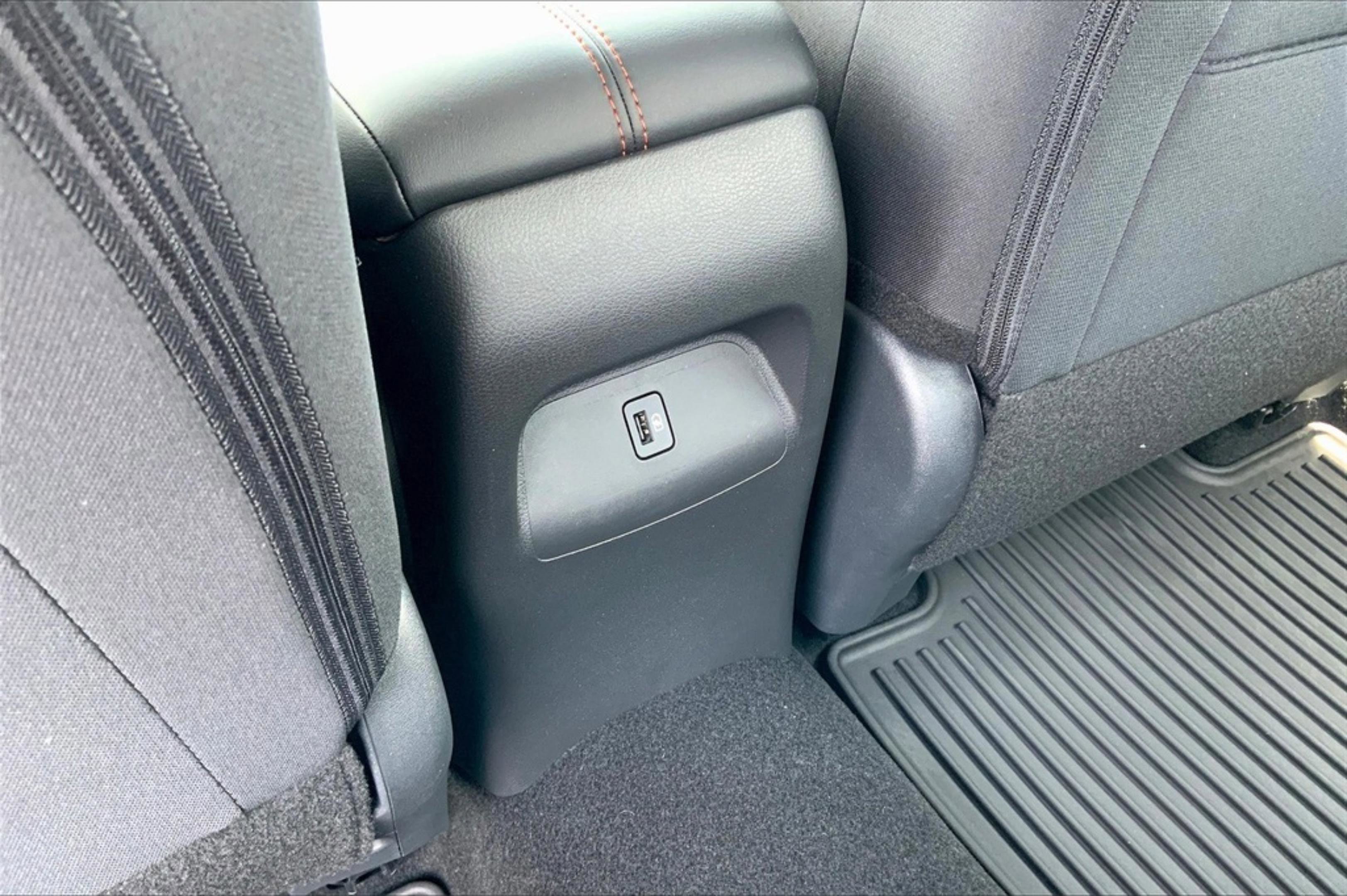 2025 Nissan Sentra SR photo 13