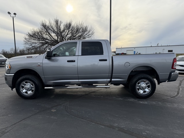 2023 Ram 2500 Tradesman photo 3