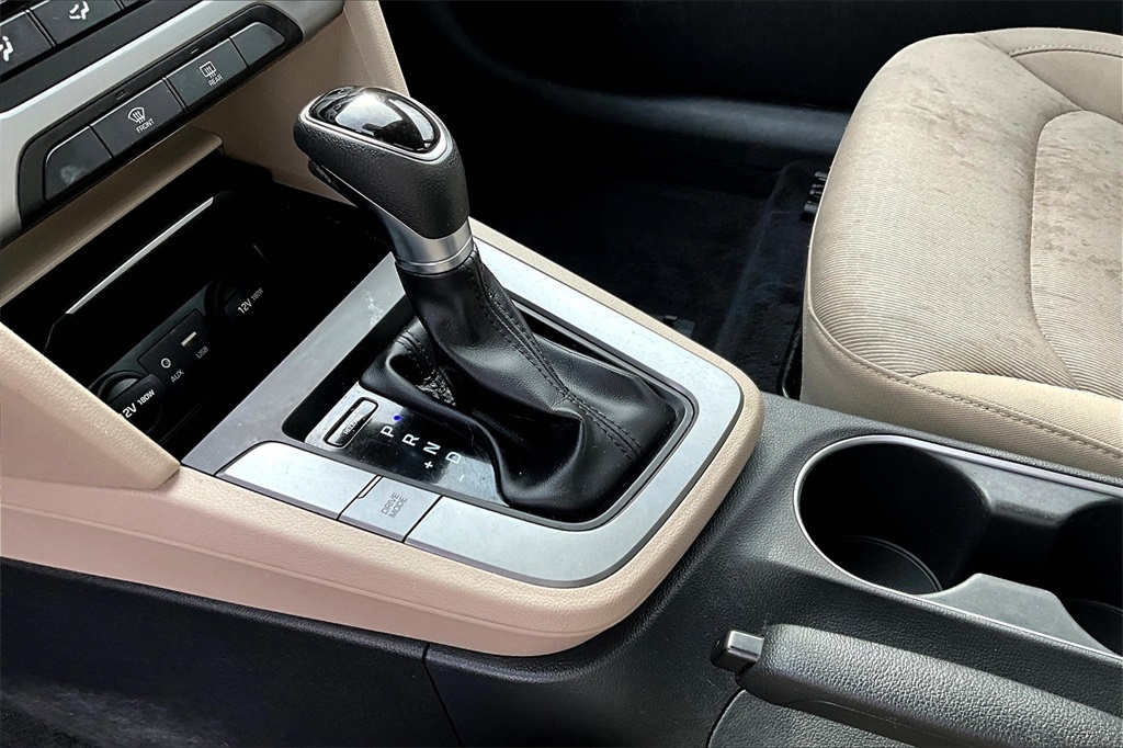 2017 Hyundai Elantra SE photo 16
