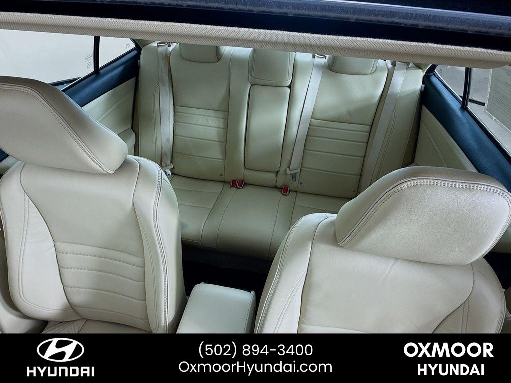 2017 Toyota Camry XLE photo 19
