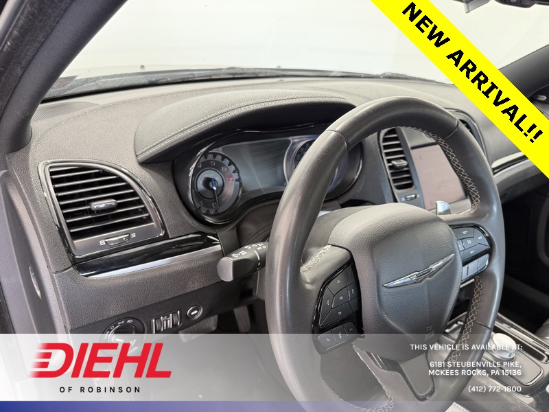 2022 Chrysler 300 S photo 18