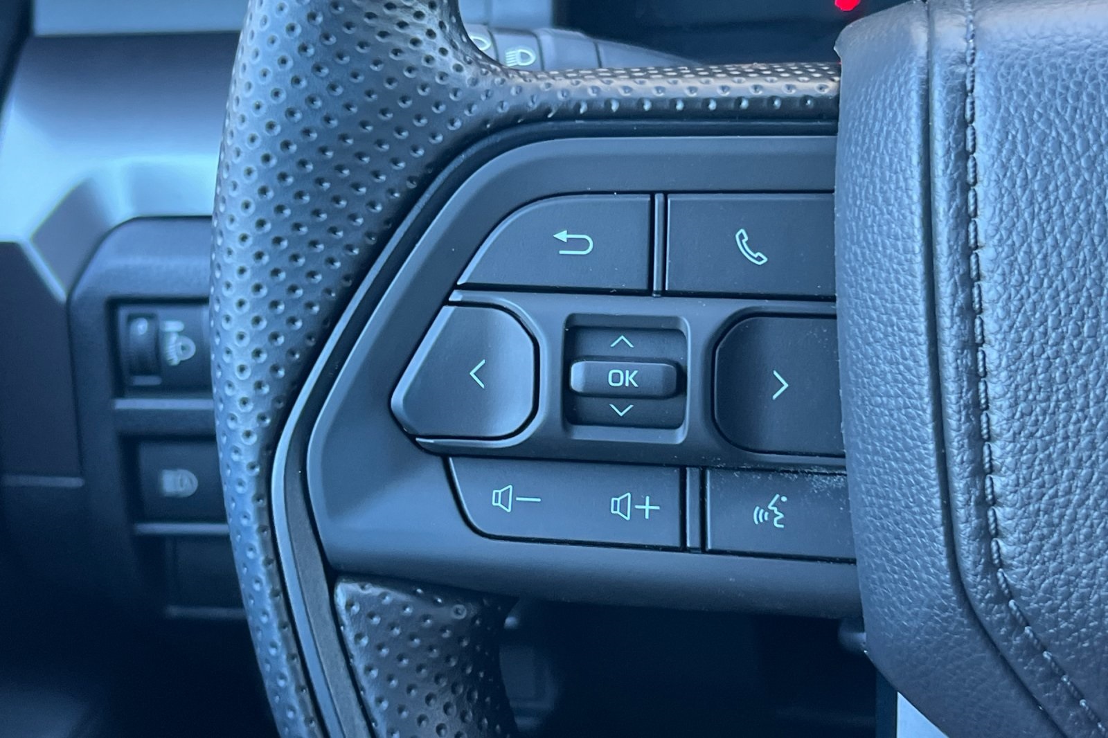 2025 Toyota Tacoma SR5 4x4 Double Cab photo 24