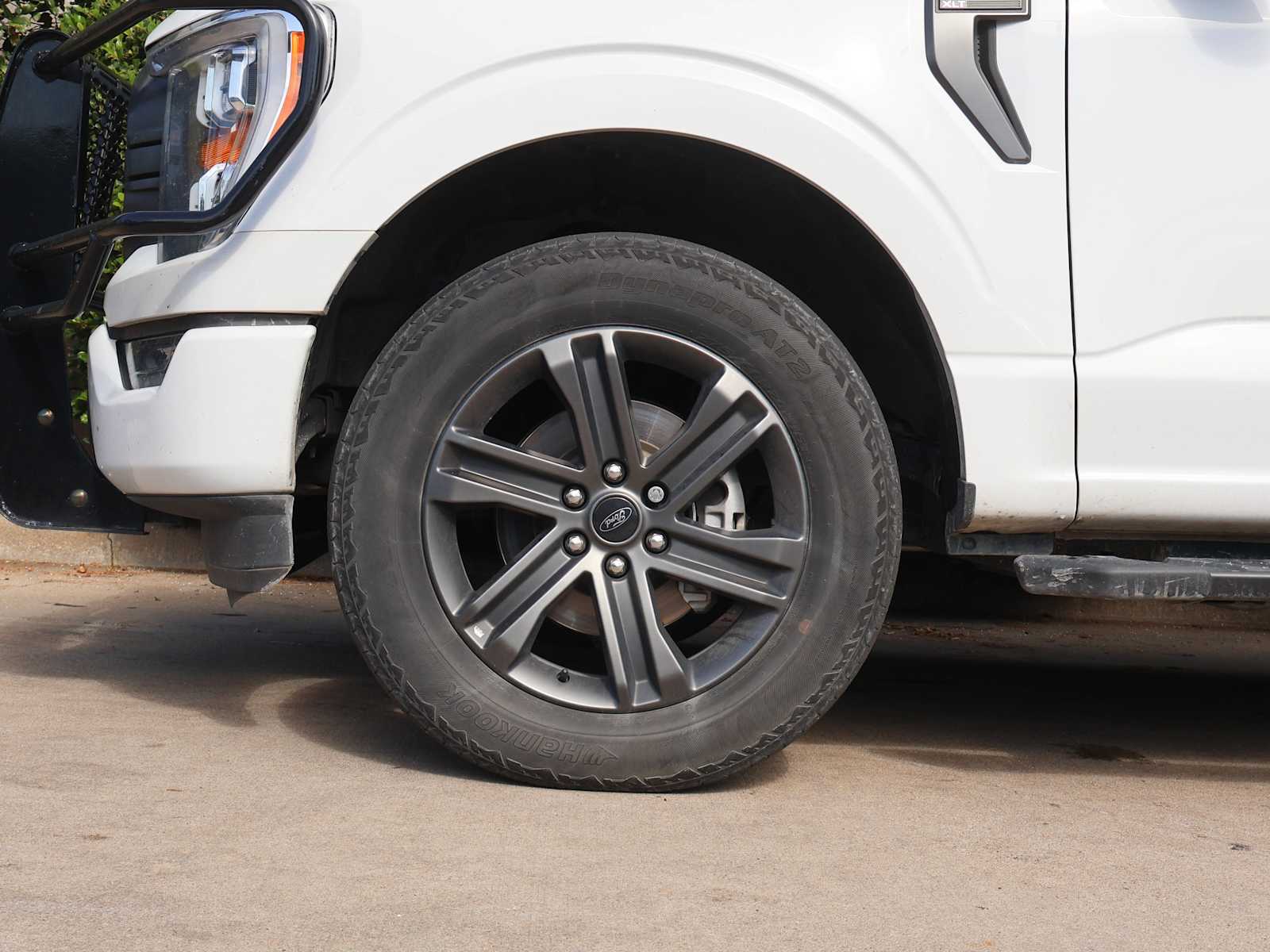 2022 Ford F-150 XLT photo 2