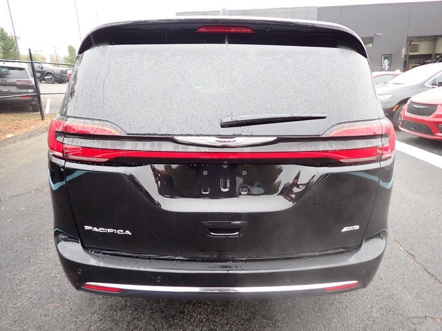 2026 Chrysler Pacifica photo 4