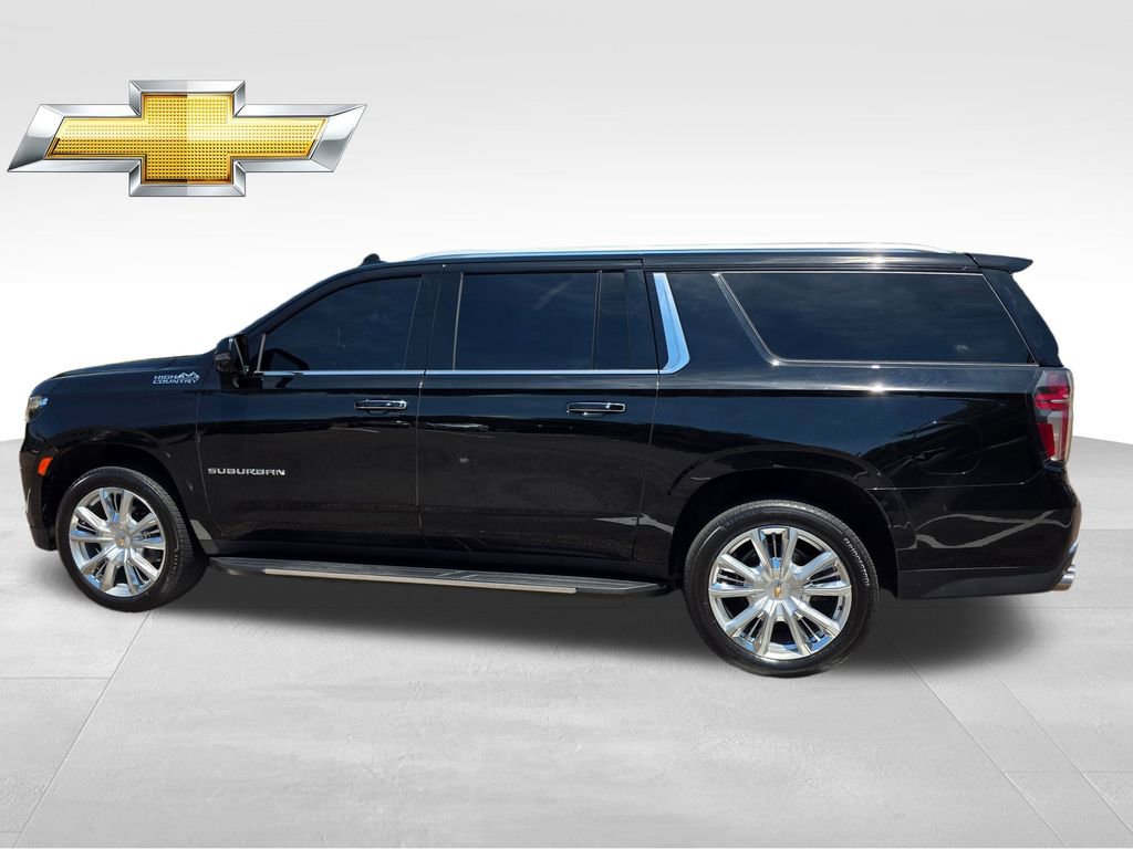 2022 Chevrolet Suburban High Country photo 2