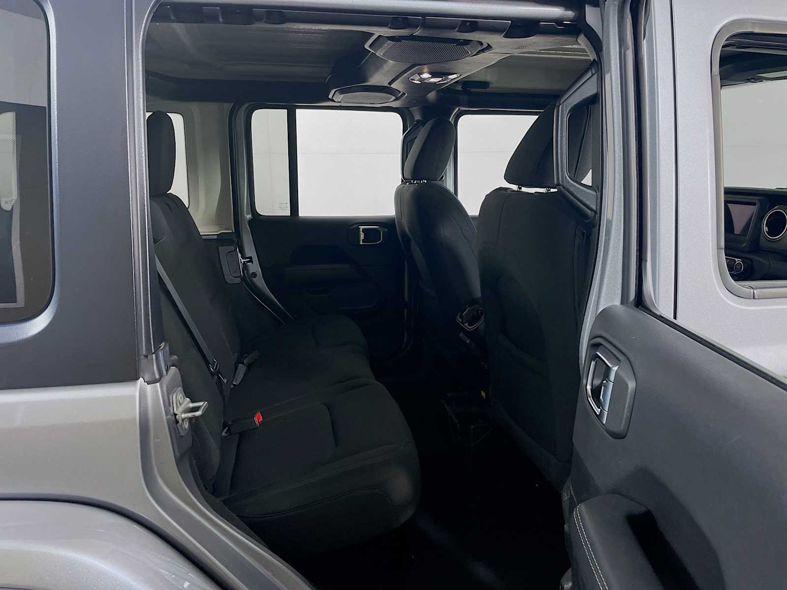 2021 Jeep Wrangler Unlimited Sahara photo 23