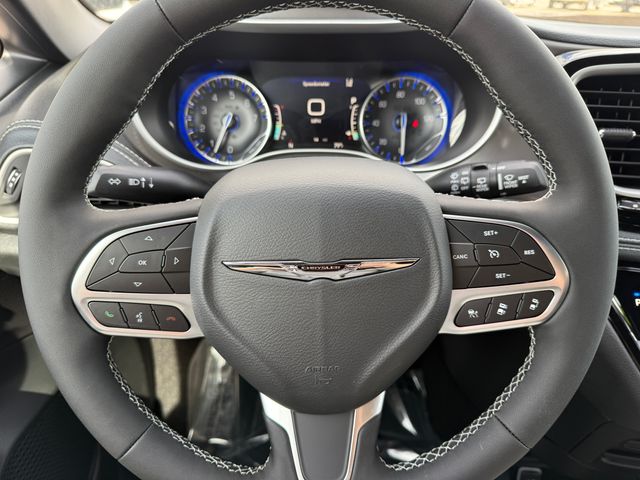 2026 Chrysler Pacifica photo 22