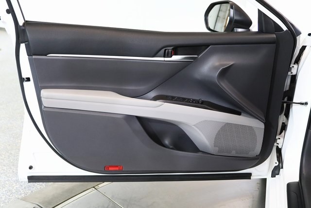 2023 Toyota Camry Hybrid LE photo 14
