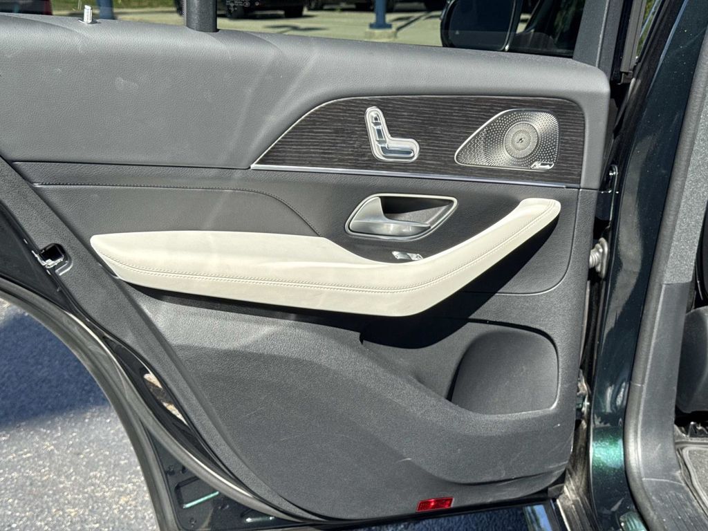 2024 Mercedes Benz GLE 580 4MATIC photo 9