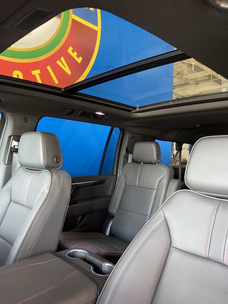 2025 Chevrolet Suburban RST photo 25