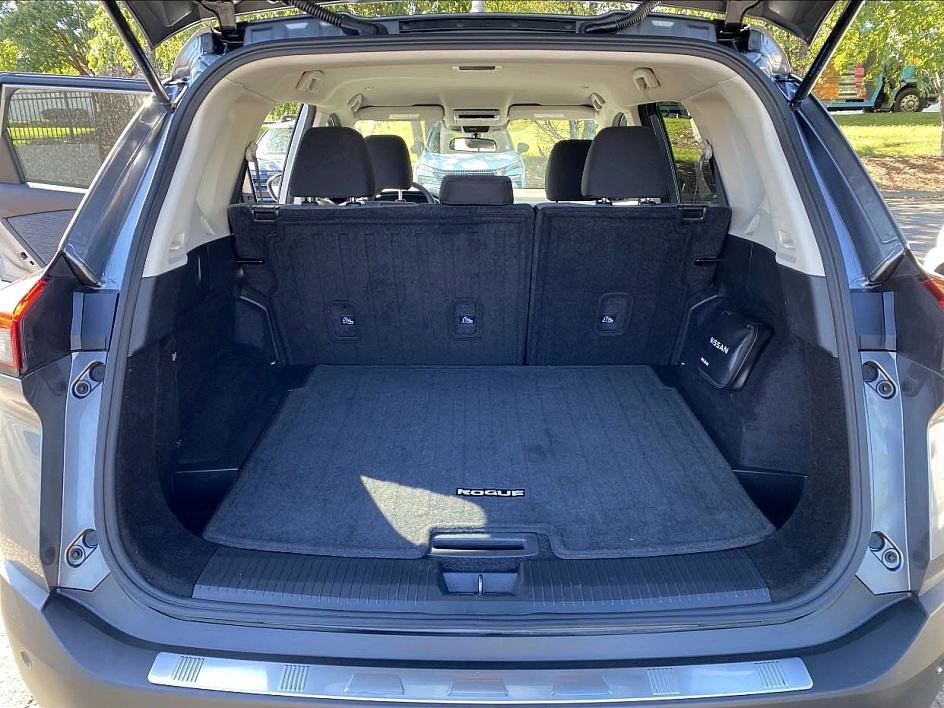 2023 Nissan Rogue SV photo 15