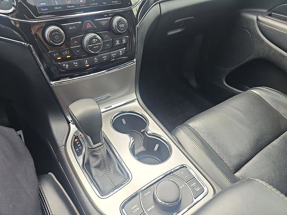 2019 Jeep Grand Cherokee Overland photo 14