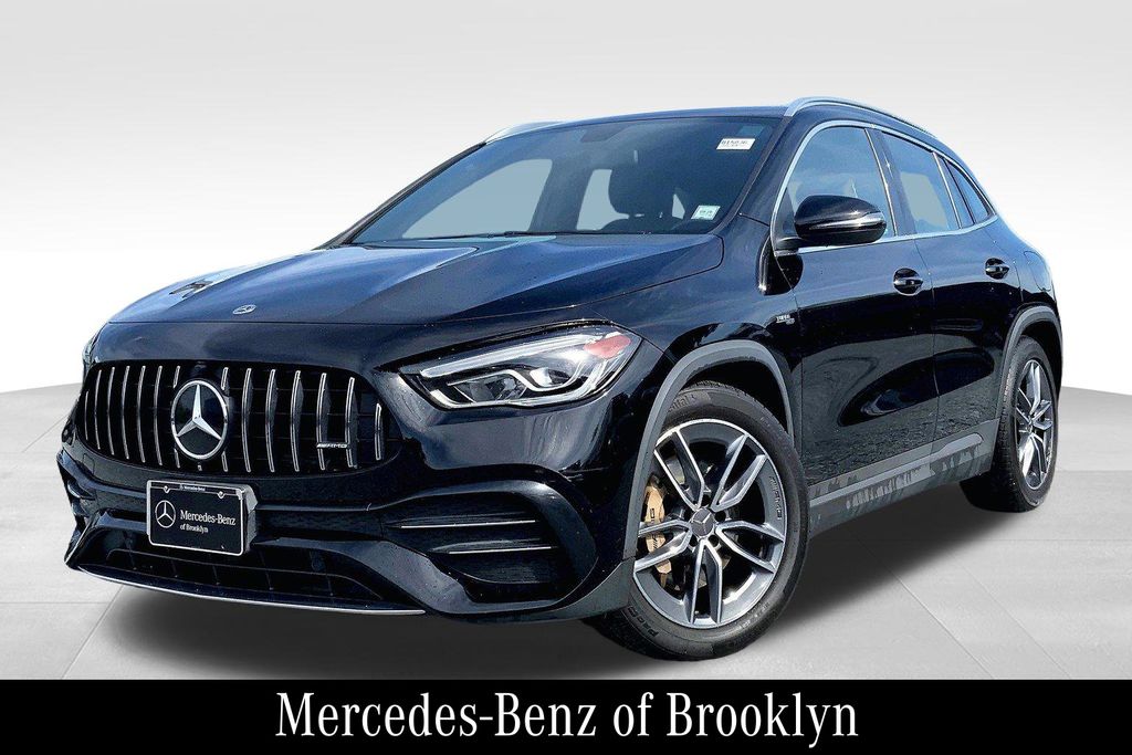 2021 Mercedes Benz GLA 35 AMG photo 2
