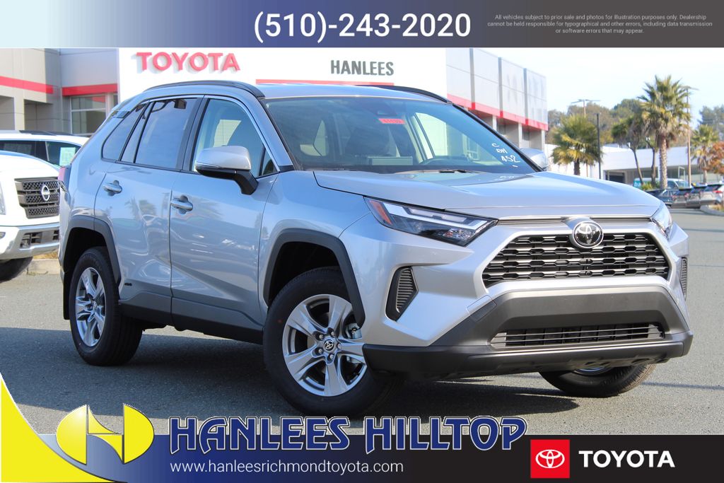 2025 Toyota RAV4 XLE's photo
