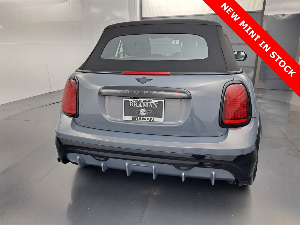 2026 Mini Cooper Convertible Iconic photo 2