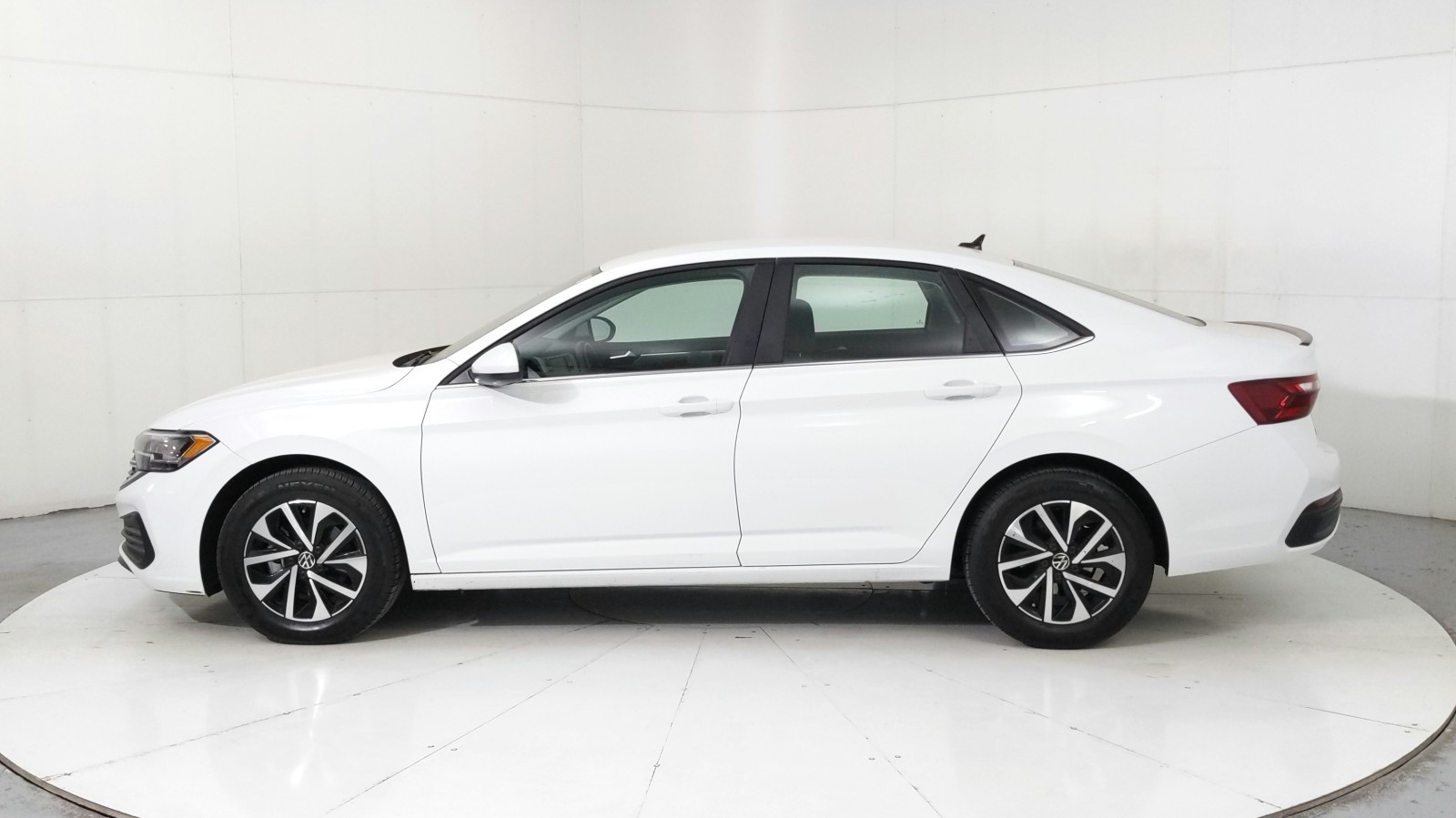 3VW5M7BU2RM039747
