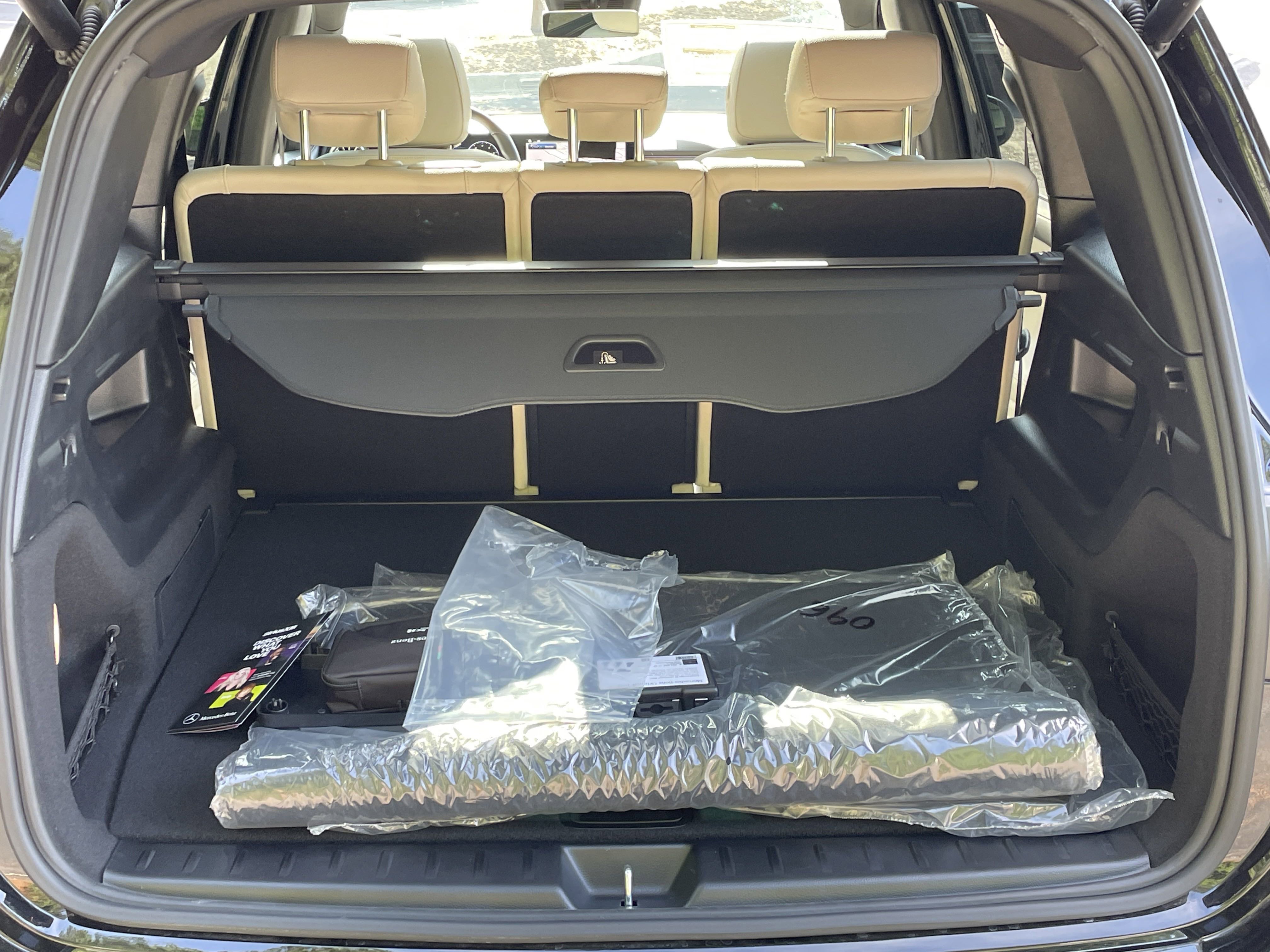 2025 Mercedes Benz GLB 250 4MATIC photo 2