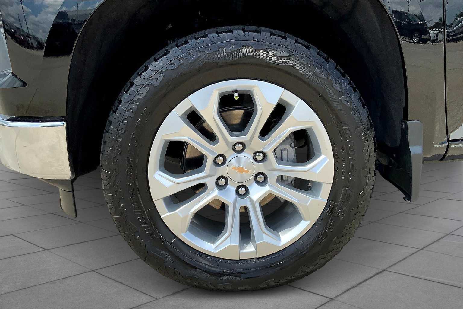 2024 Chevrolet Silverado 1500 LTZ photo 9