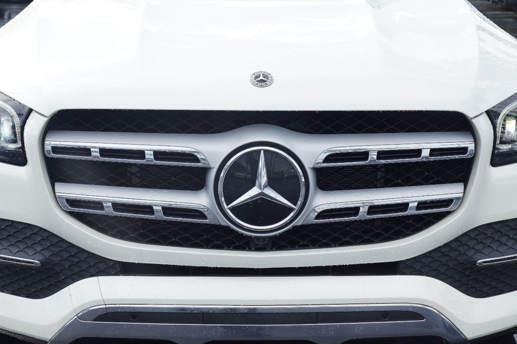 2023 Mercedes Benz GLS 450 4MATIC photo 4