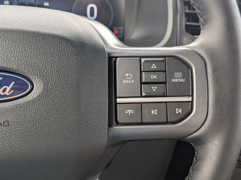 2025 Ford F-150 Lightning photo 26