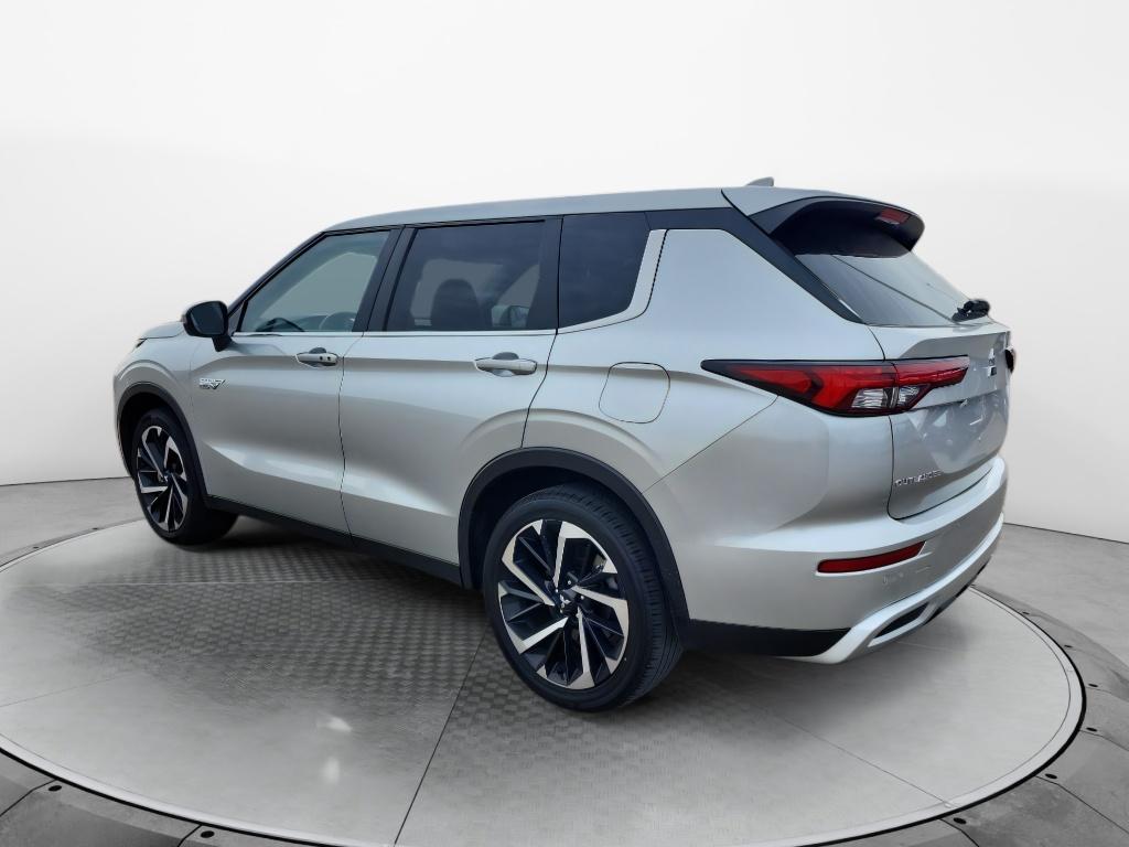2024 Mitsubishi Outlander PHEV SE photo 3