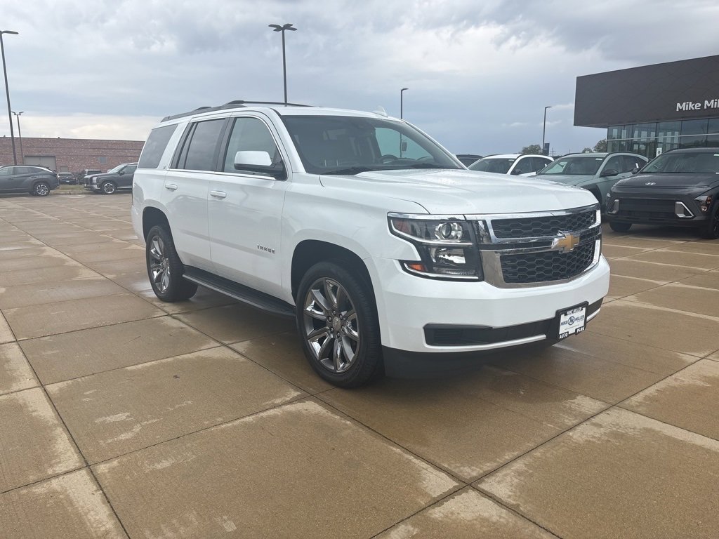 2019 Chevrolet Tahoe LT photo 3