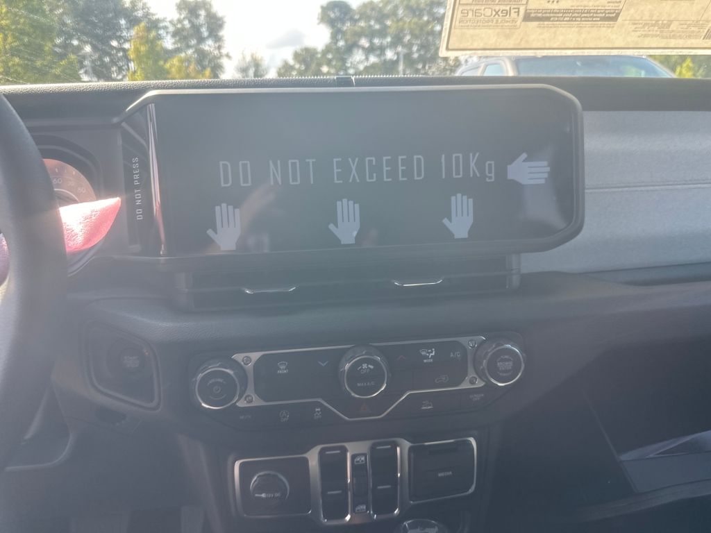 2025 Jeep Wrangler Sport photo 4