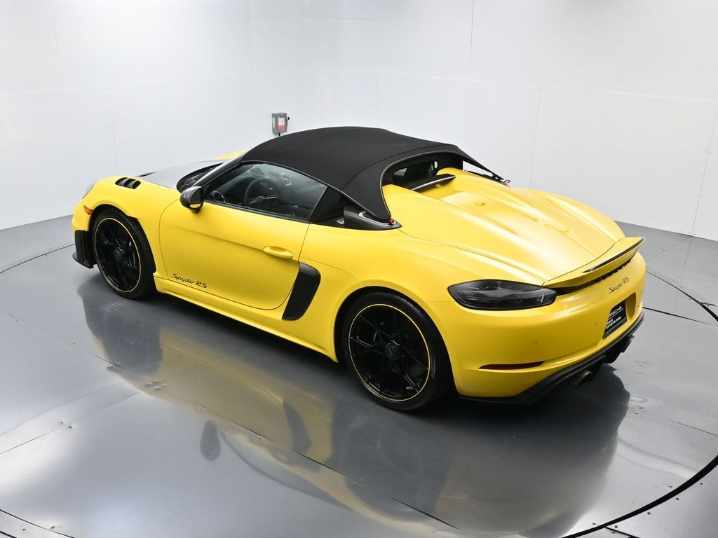 2024 Porsche Boxster Spyder photo 32