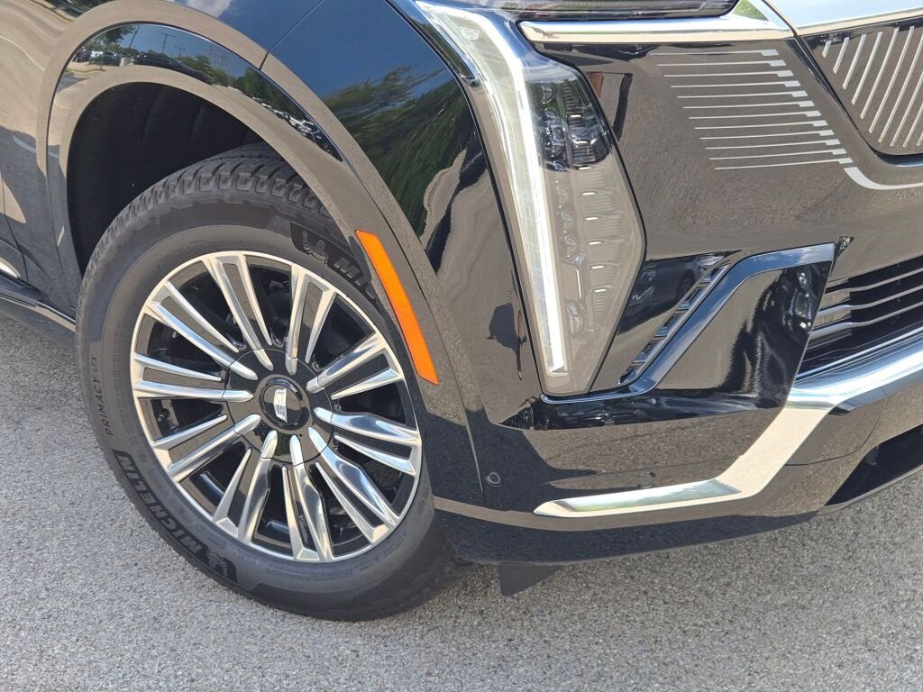 2026 Cadillac Escalade IQ Luxury photo 3