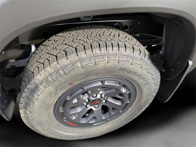 2025 Nissan Frontier PRO-4X photo 8