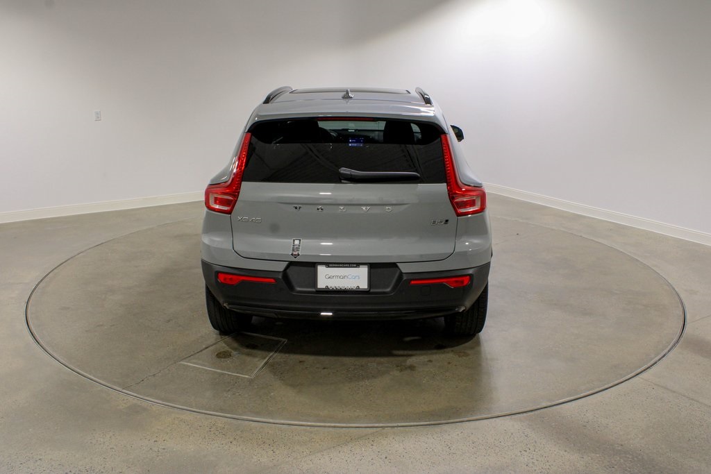 2025 Volvo XC40 Plus photo 5
