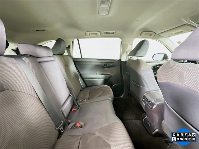 2023 Toyota Highlander L photo 25