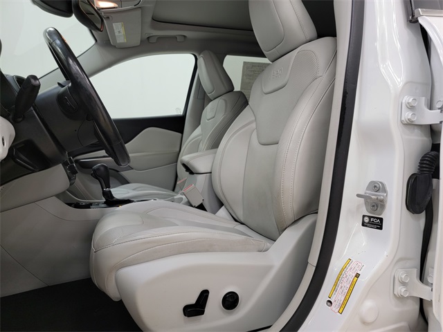 2021 Jeep Cherokee Latitude Lux photo 11