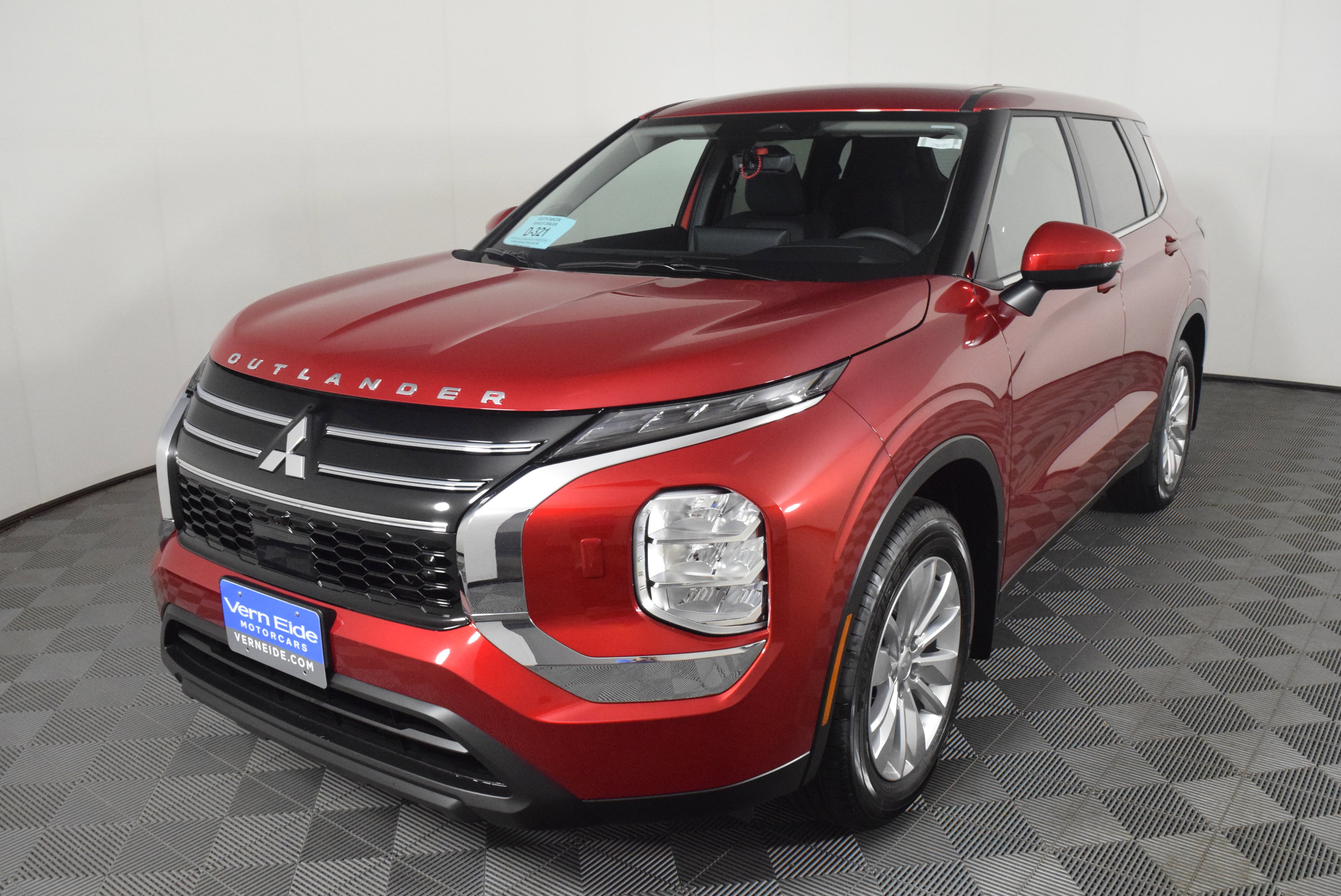 2025 Mitsubishi Outlander ES photo 10