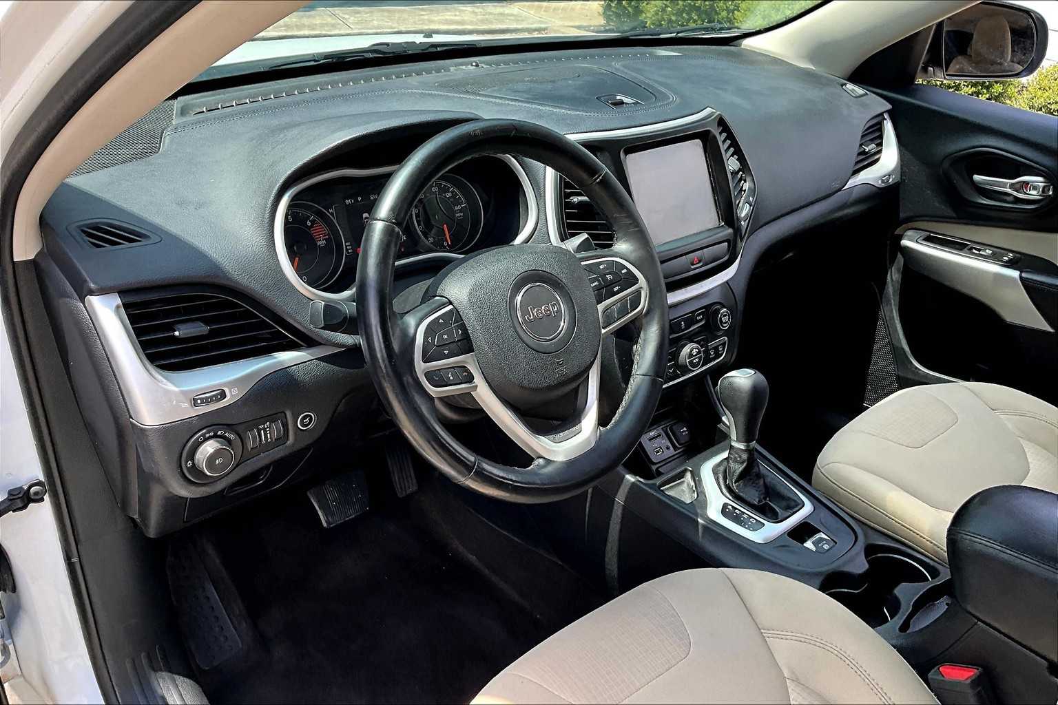 2017 Jeep Cherokee Latitude photo 15