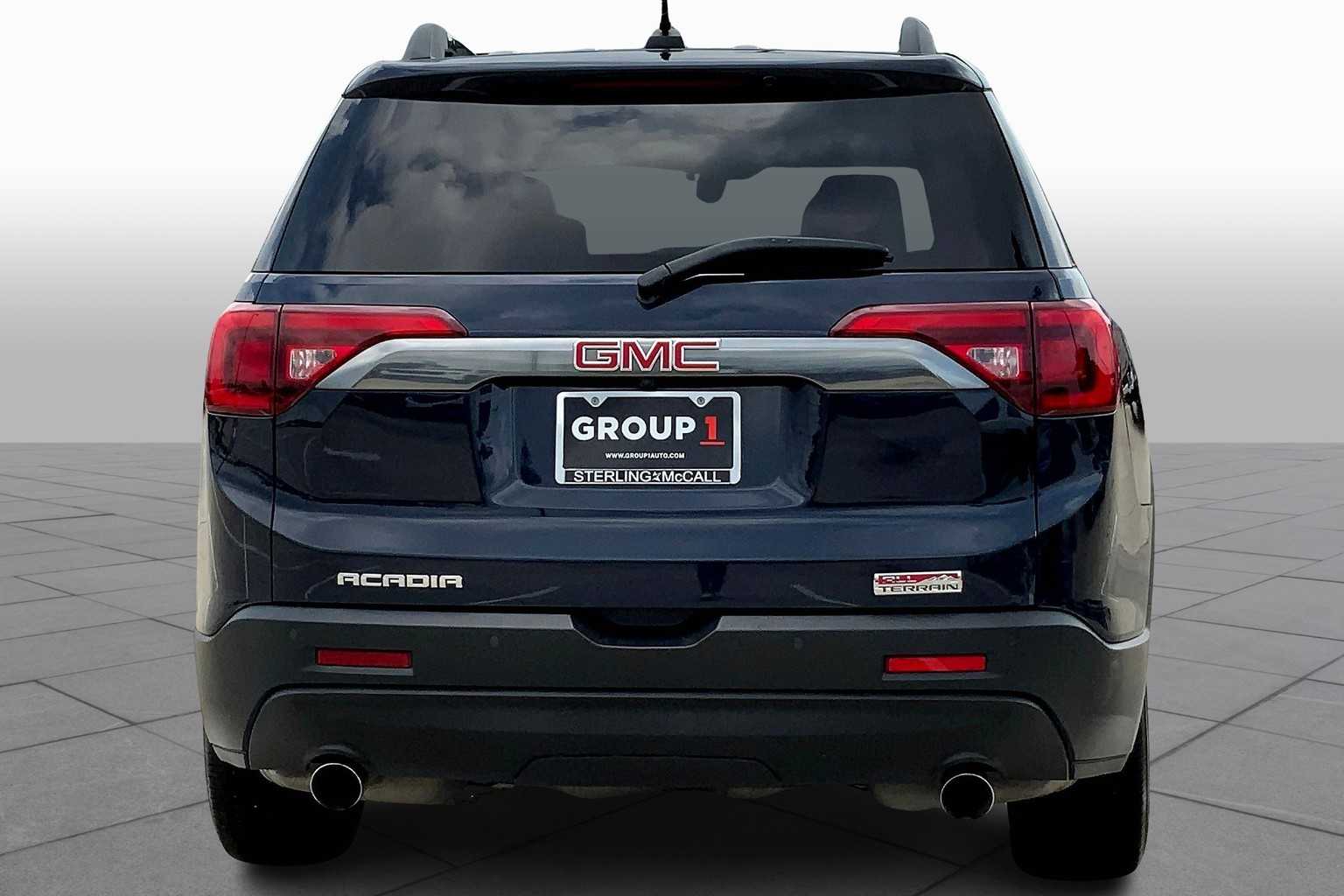 2017 Gmc Acadia SLT photo 4