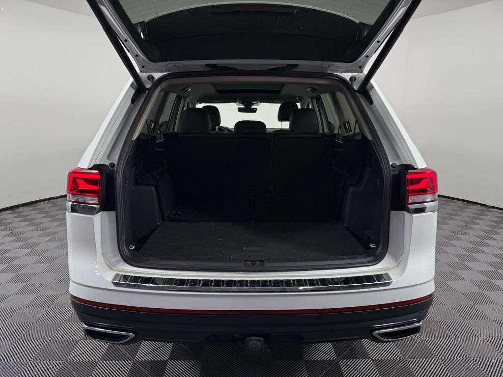 2024 Volkswagen Atlas SEL photo 21