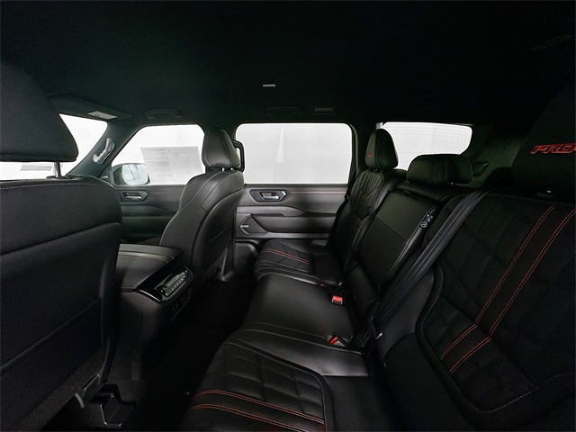 2025 Nissan Armada photo 17