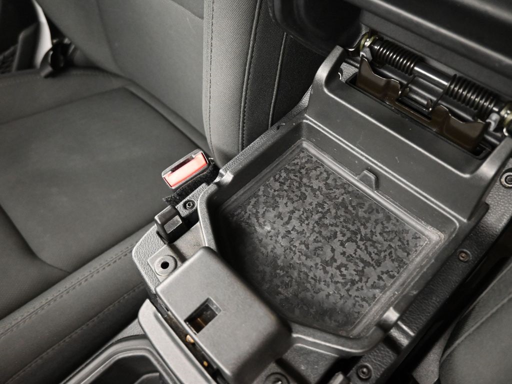 2021 Jeep Gladiator Willys photo 3