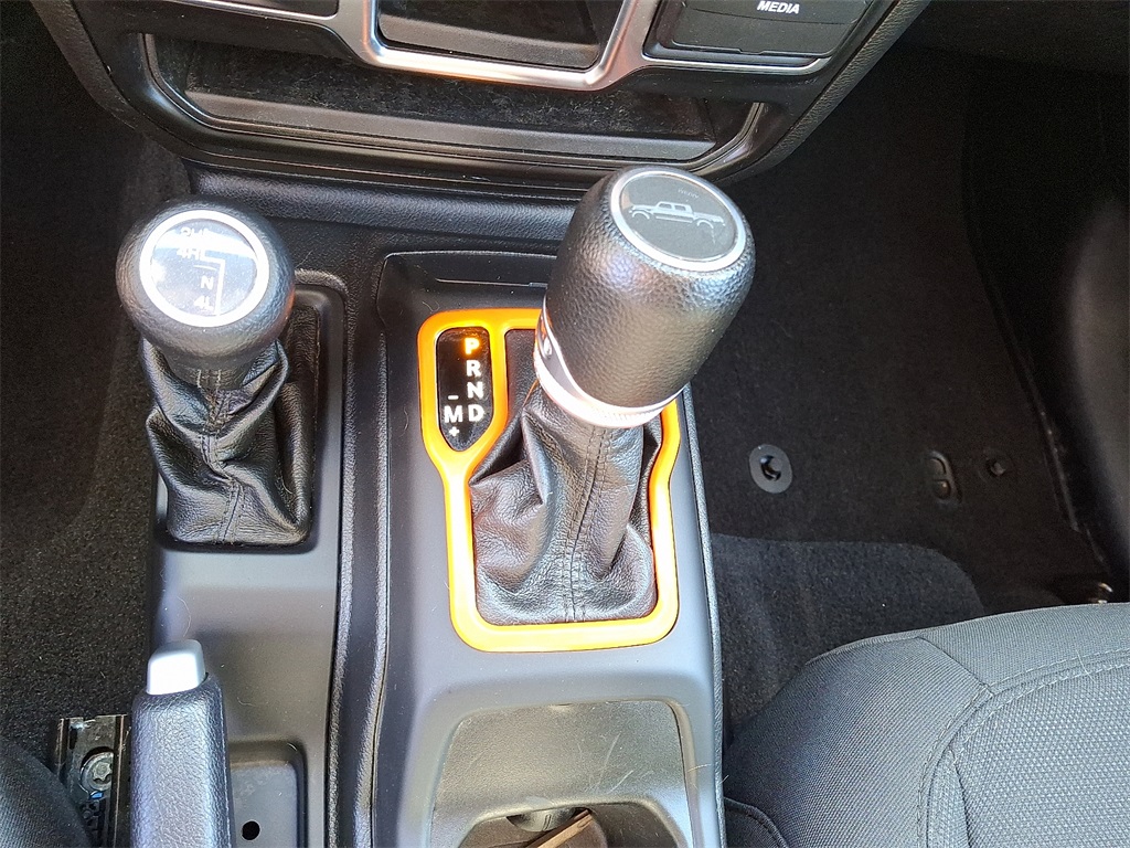 2021 Jeep Gladiator Sport photo 12