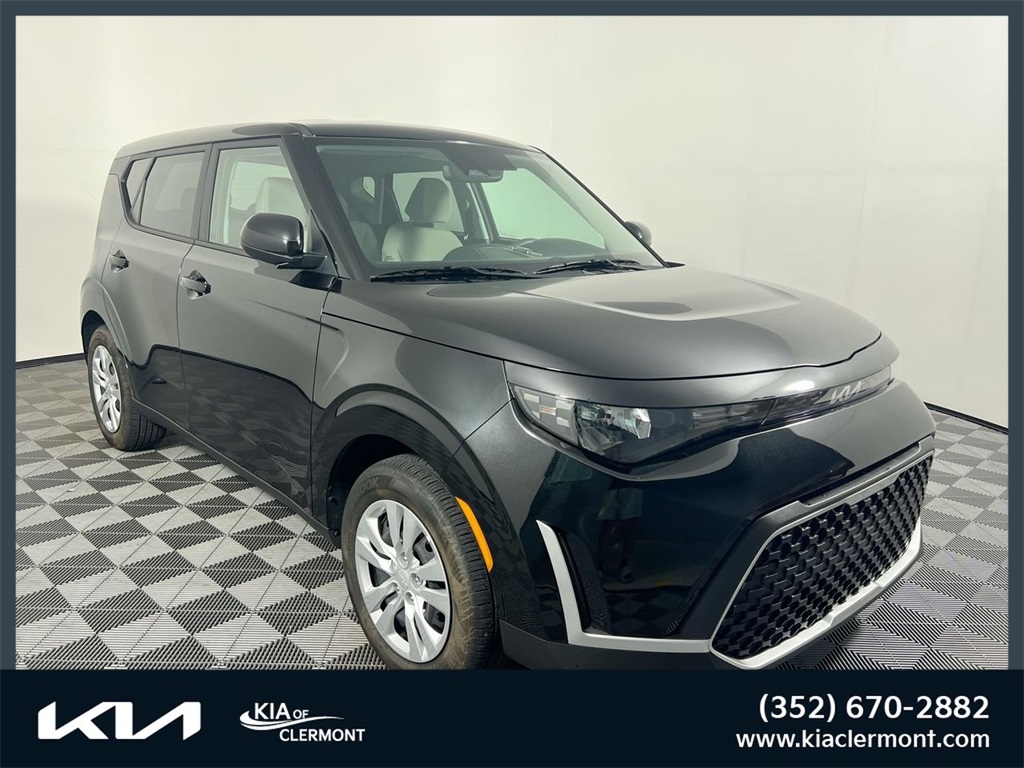 2025 Kia Soul LX's photo